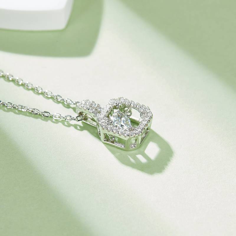 Dynamic Princess Fang S925 Silver Plated Platinum Moissanite Diamond Necklace 50 Points D-Class